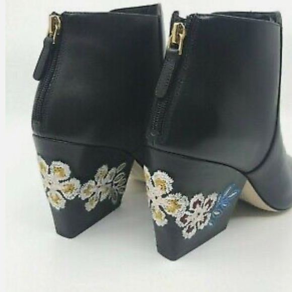 Tory Burch black Embroidered suede open toe booties sz 6 - Picture 8 of 8